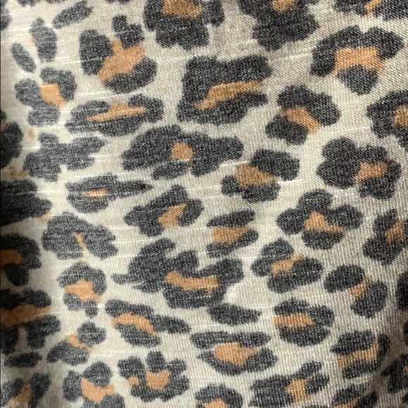 Leopard top - Picture 3 of 4